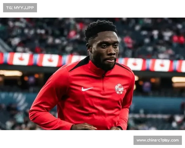 拜仁阿方索戴维斯肌肉不适，欧冠轮休联赛复出